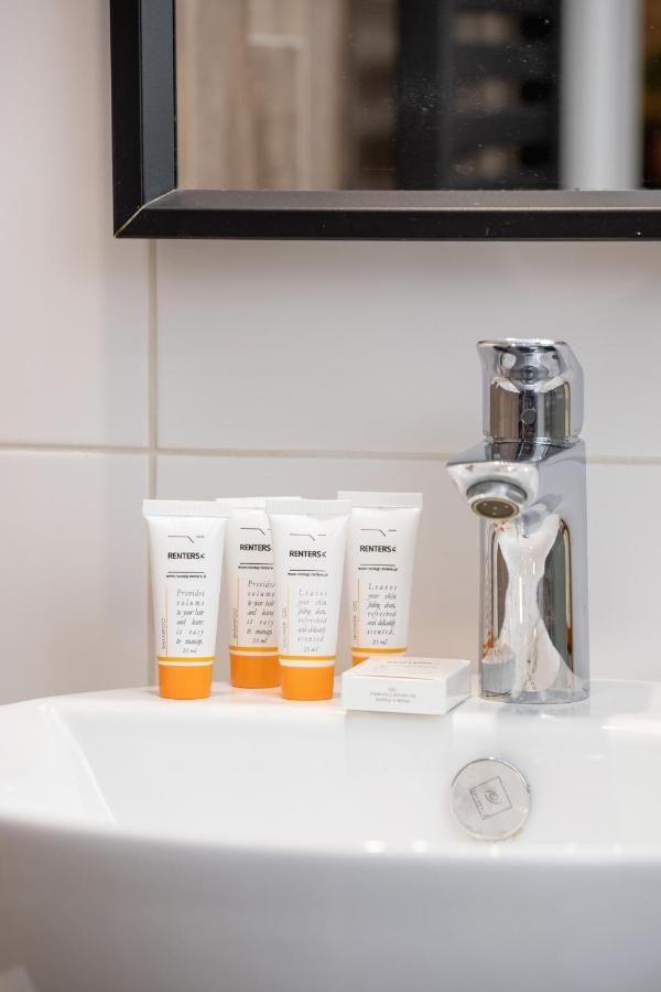 Beautiful By Renters Apartament